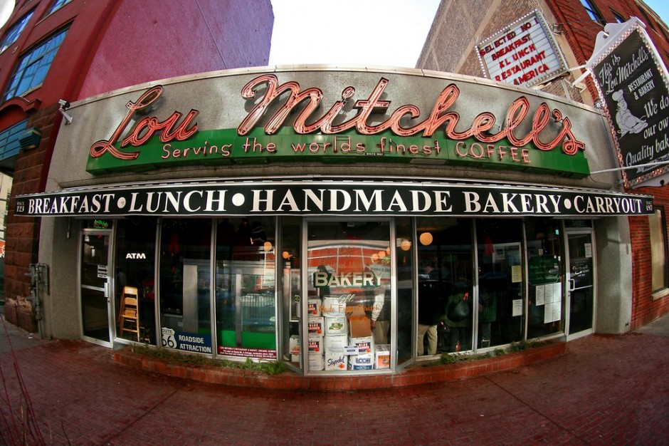 08Lou-Mitchell-940x626